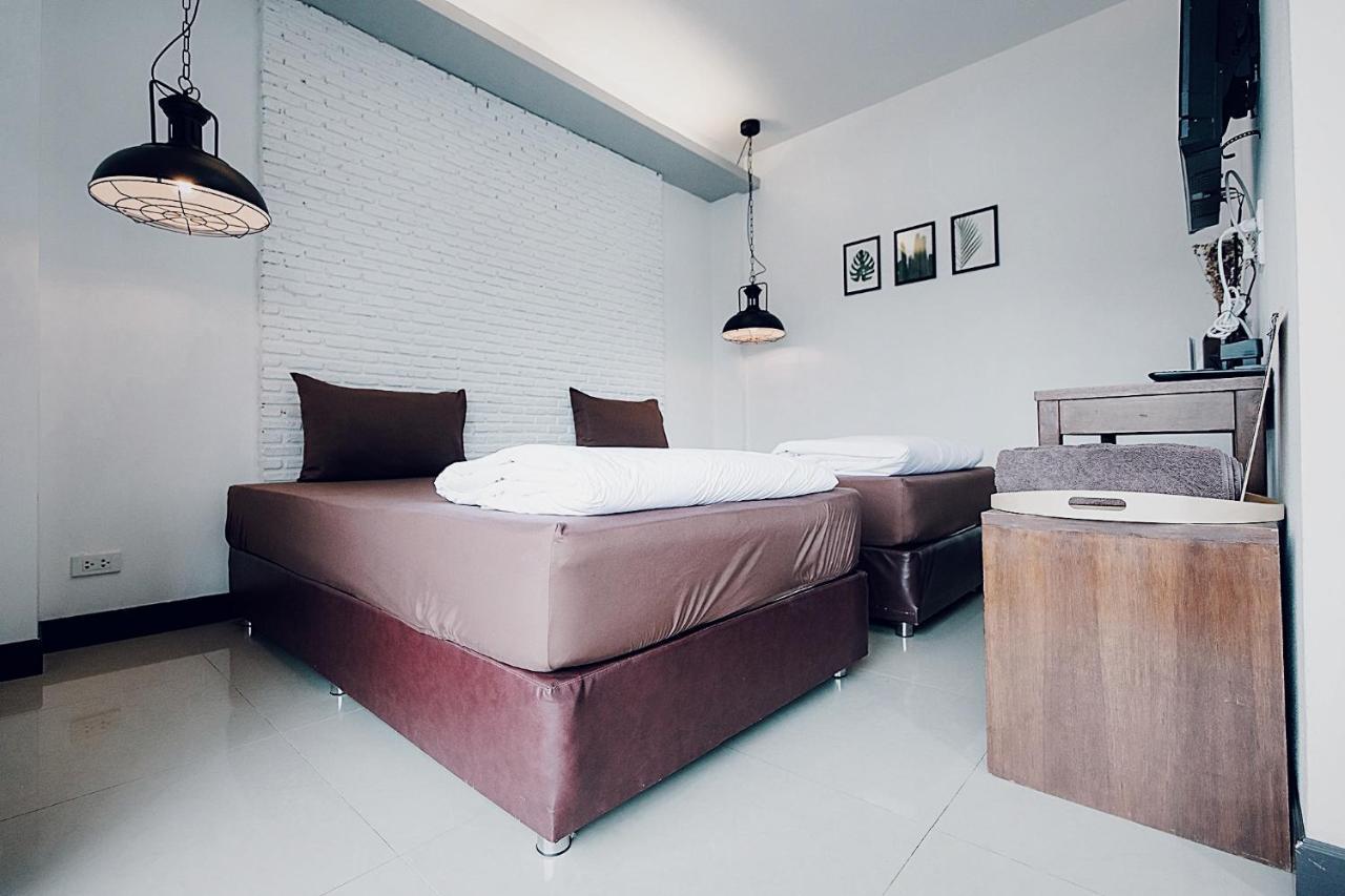 Hotel Pine Cafe'&Bed Phra Nakhon Si Ayutthaya Zewnętrze zdjęcie