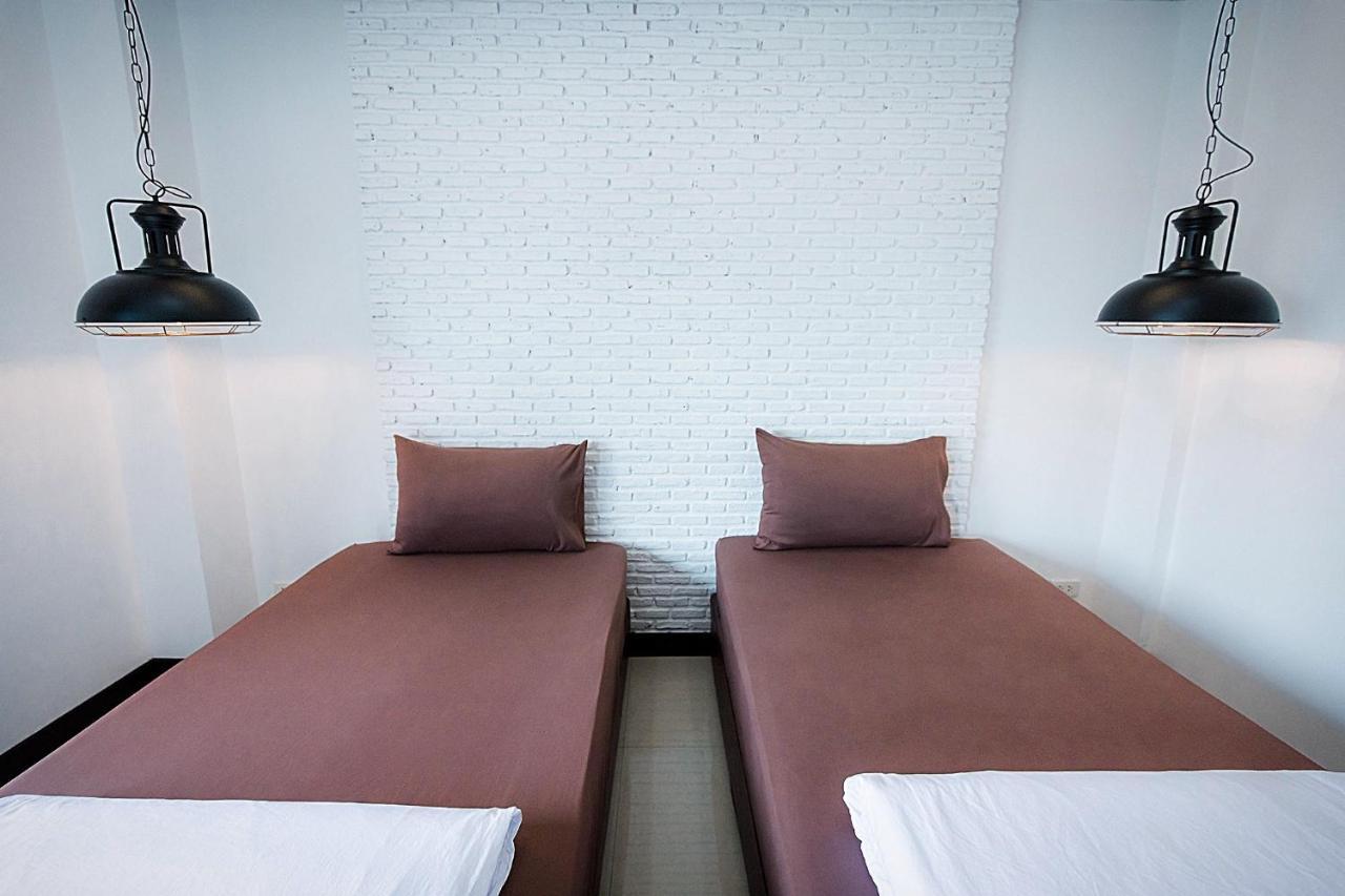 Hotel Pine Cafe'&Bed Phra Nakhon Si Ayutthaya Zewnętrze zdjęcie
