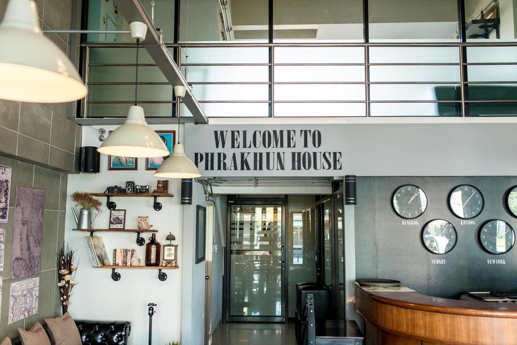 Hotel Pine Cafe'&Bed Phra Nakhon Si Ayutthaya Zewnętrze zdjęcie