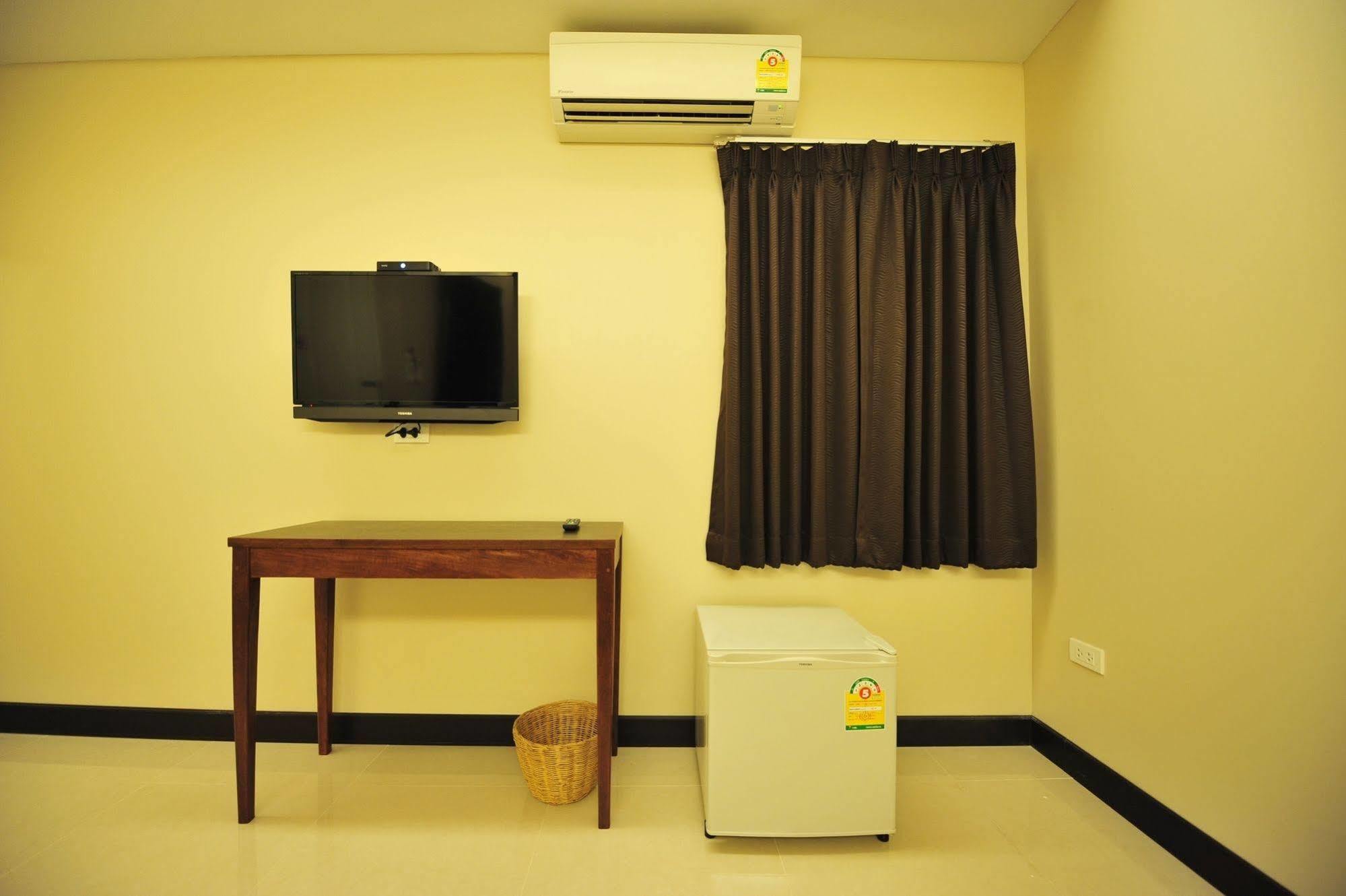 Hotel Pine Cafe'&Bed Phra Nakhon Si Ayutthaya Zewnętrze zdjęcie
